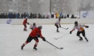 Определены победители хоккейного турнира среди школьных команд на Кубок "УМПО"