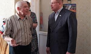  Депутат Руслан Зинатуллин организовал для ветеранов врачебный прием на дому