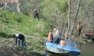 В Нижегородке состоялась акция "Чистые берега" В Нижегородке состоялась акция "Чистые берега"