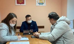 Руслан Зинатуллин провёл прием граждан Руслан Зинатуллин провёл прием граждан