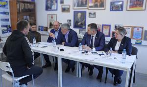 Марат Васимов и депутаты фракции ЛДПР провели приём граждан Марат Васимов и депутаты фракции ЛДПР провели приём граждан