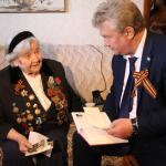 Валерий Трофимов поздравил ветерана Великой Отечественной войны с наступающим Днем Победы