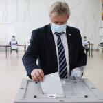 Председатель Горсовета Уфы Валерий Трофимов проголосовал на избирательном участке № 360