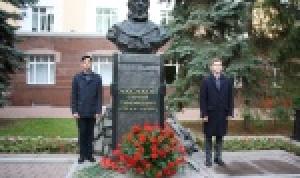 В Уфе почтили память великого русского писателя В Уфе почтили память великого русского писателя