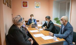 Депутаты Горсовета провели прием граждан в Калининском районе