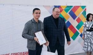 Оскара Лютова наградили благодарностью Федерального агентства по делам молодежи 
