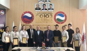 Александр Соснин наградил членов сборной Башкортостана по всестилевому каратэ