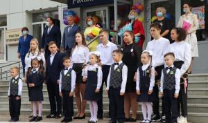 Валерий Трофимов поздравил учащихся школы № 110 с Днём знаний