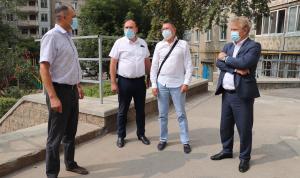 Депутаты Горсовета оценили работы по ремонту подъездов в Советском районе Уфы