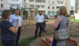Сергей Бубличенко осмотрел дворовые территории в Инорсе