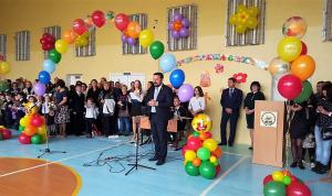 Депутаты поздравляют школьников с новым учебным годом Депутаты поздравляют школьников с новым учебным годом