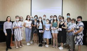 Андрей Борисов поздравил выпускников Центра психолого-педагогической, медицинской и социальной помощи «Семья»