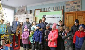 Школьникам провели экскурсию на судоремонтном заводе Школьникам провели экскурсию на судоремонтном заводе
